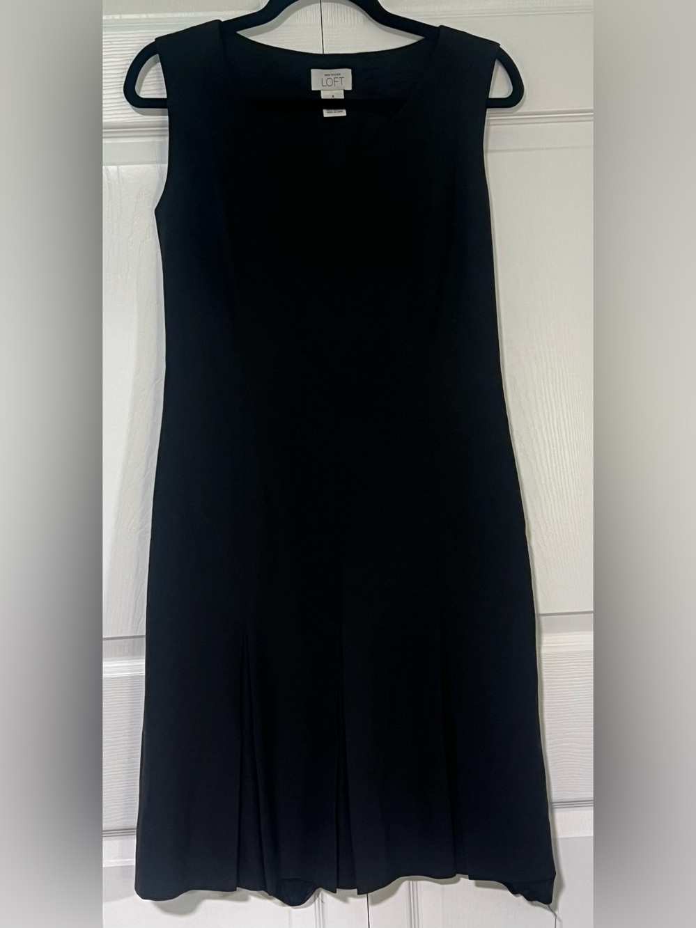 Ann Taylor LOFT Black Sleeveless Swing Dress